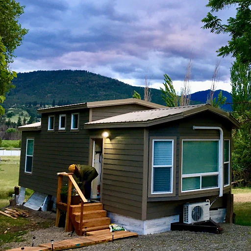 The 400 square foot tiny house on raw land in Oregon